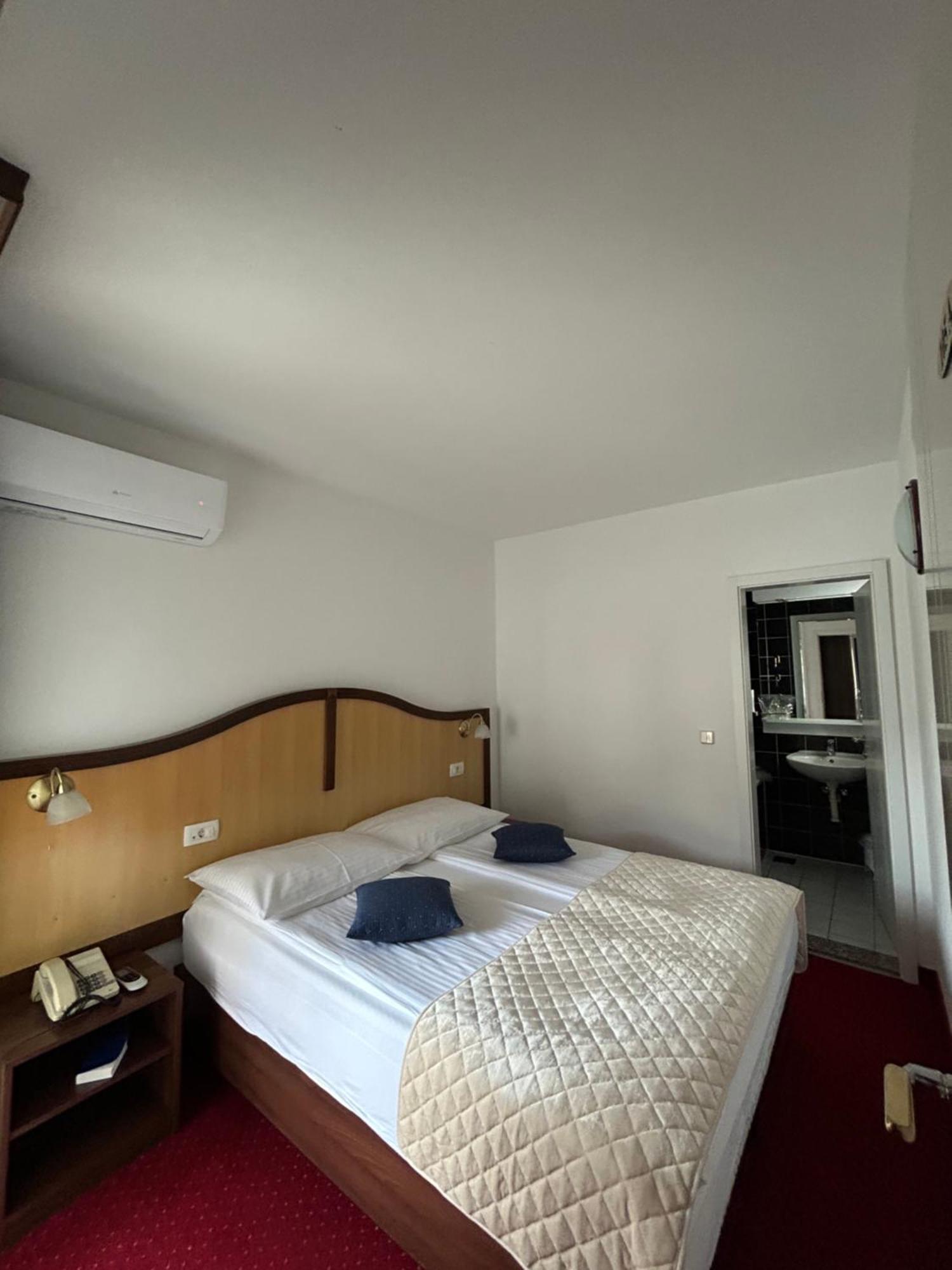 Bavaria Trogir Hotel 3*