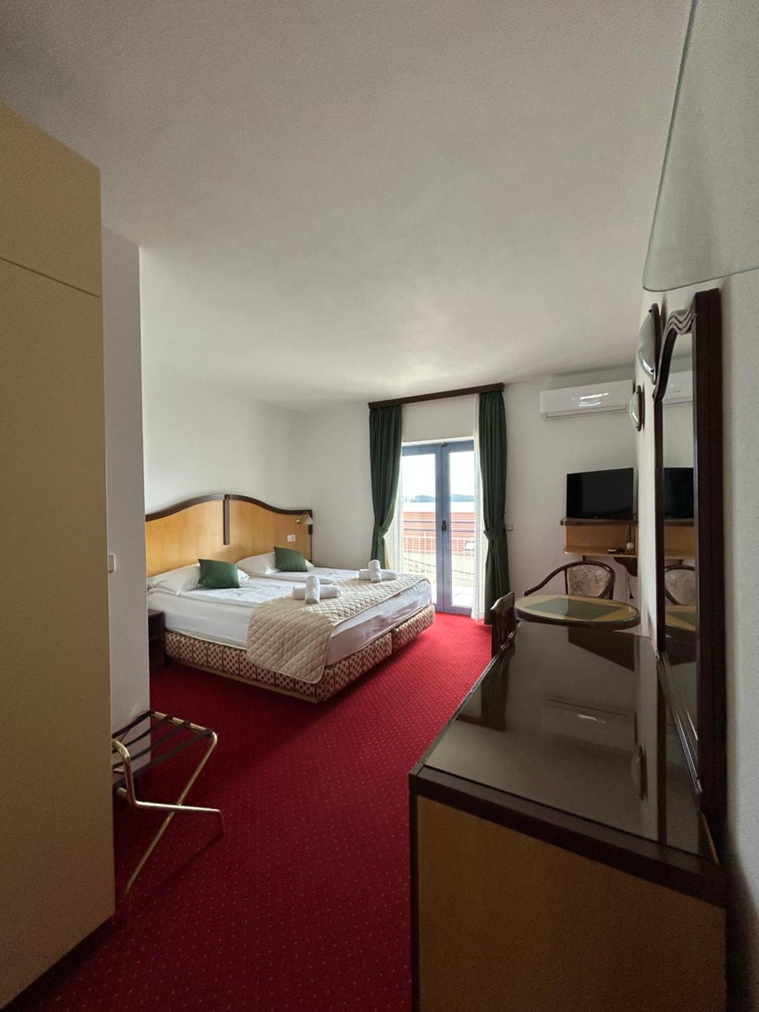Bavaria Trogir 3*